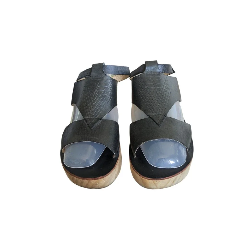 Koolaburra Santa Barbara Wood Platform Brown Leather Sandal -Size 9